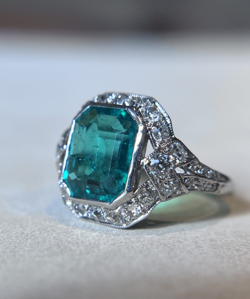 Art Deco Colombian Diamond Ring, 2.14 Carats - Image 2