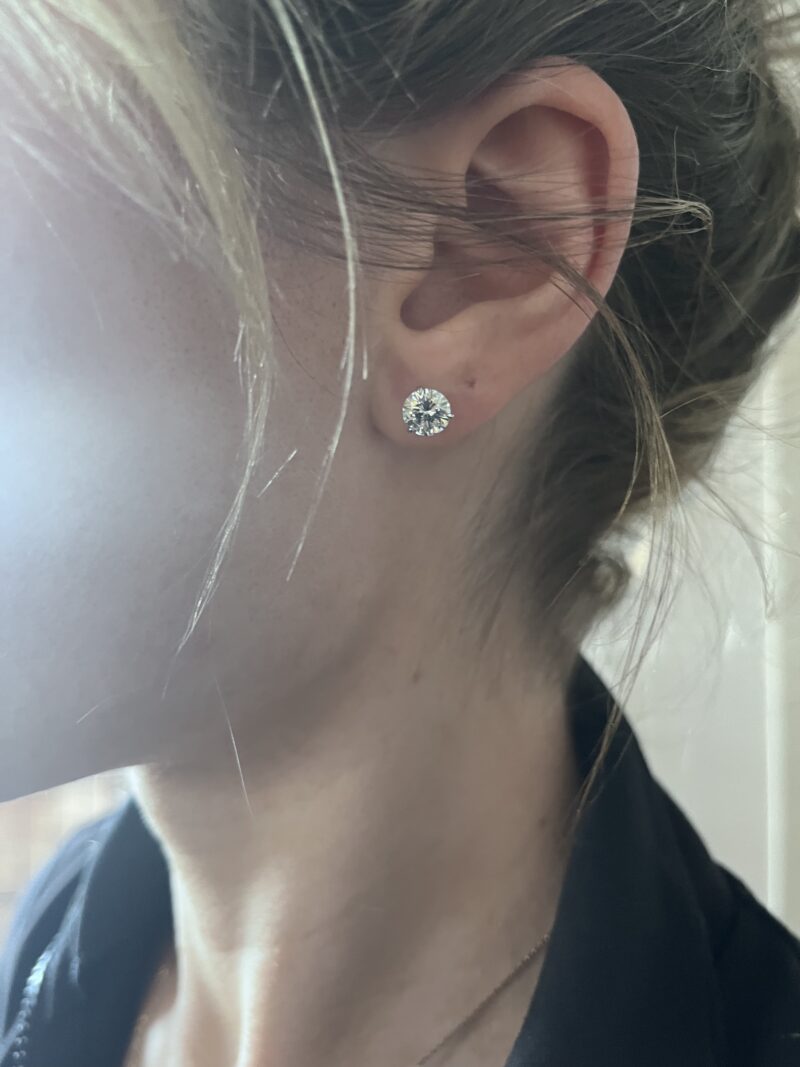 Round Brilliant Cut Diamond Studs, 2.14 Carats - Image 5
