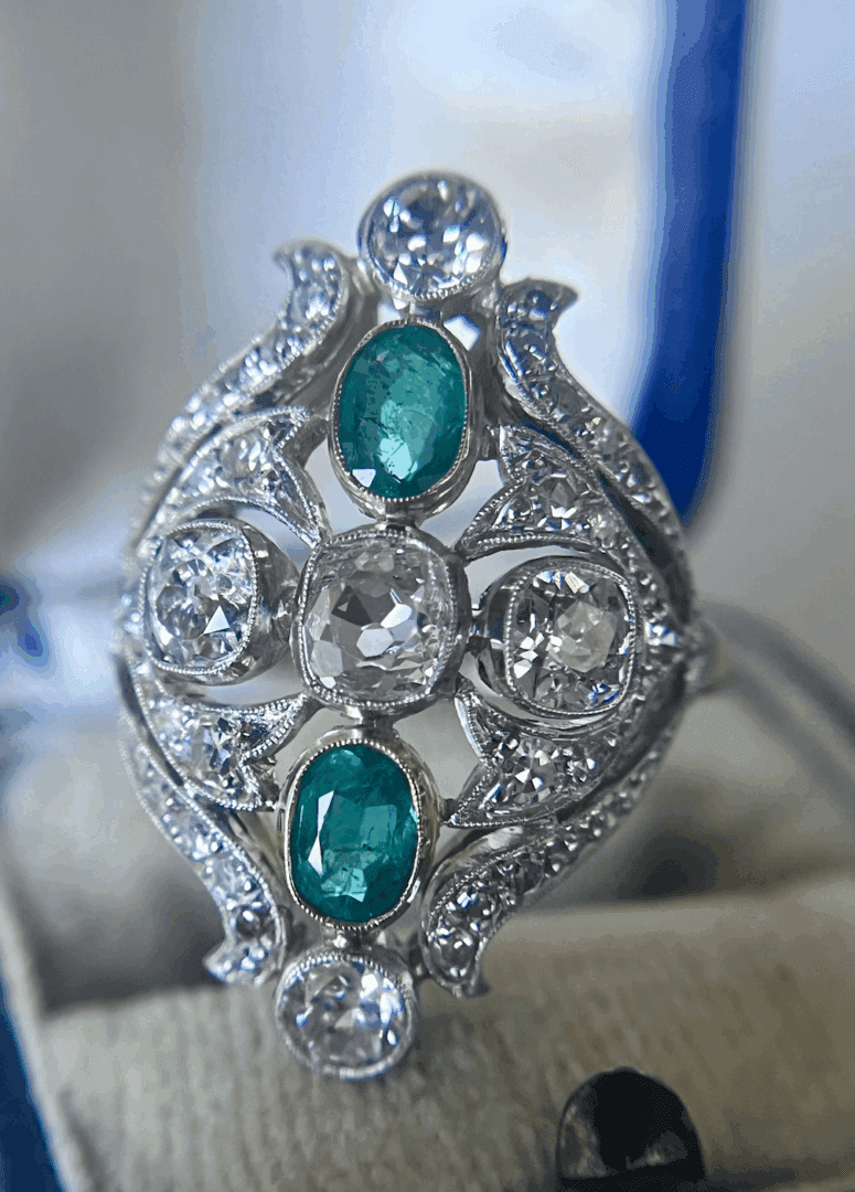 Edwardian Old Mine Cut Diamond and Emerald Ring - Image 3