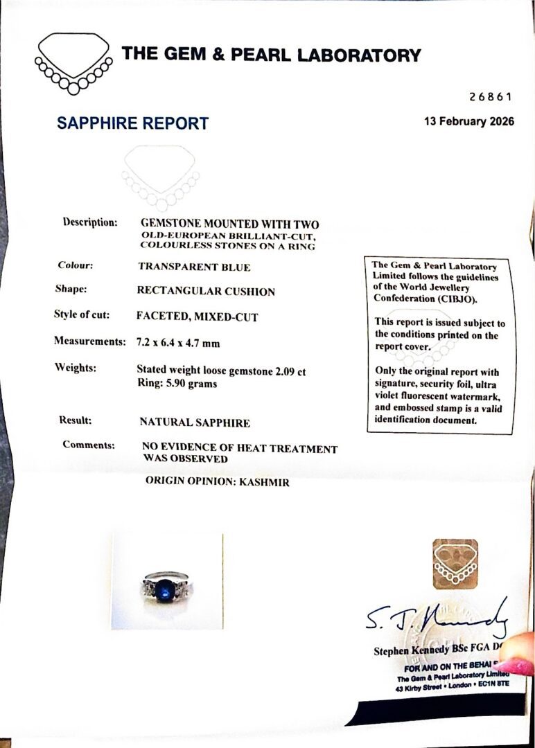An Exceptional Unheated Kashmir Sapphire Ring, 2.09 Carats - Image 7