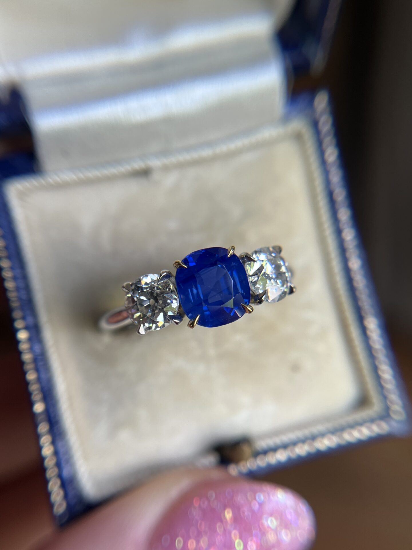 An Exceptional Unheated Kashmir Sapphire Ring, 2.09 Carats