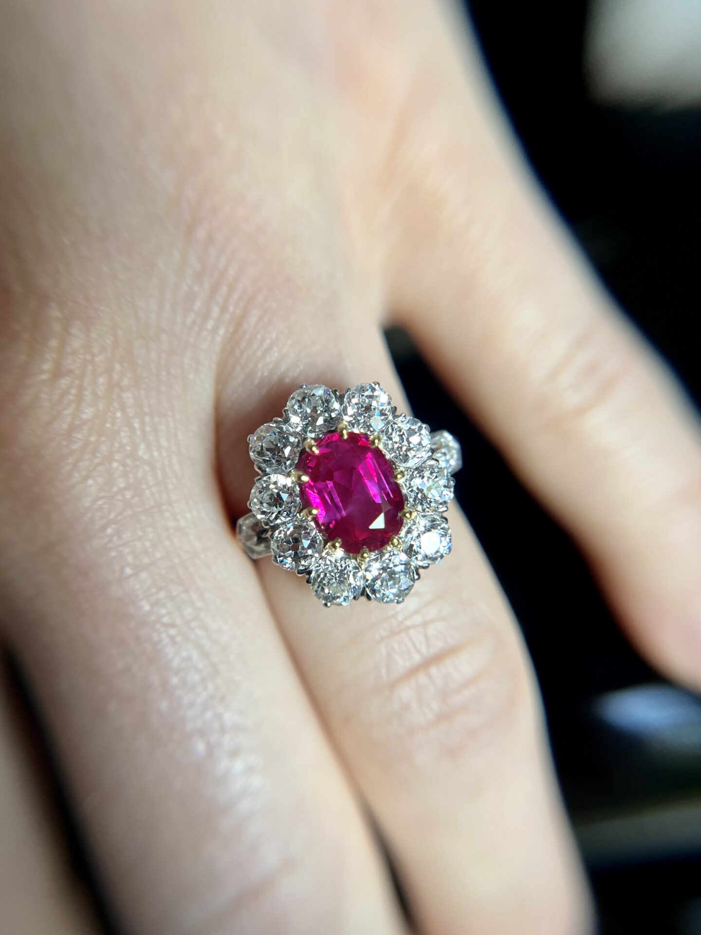 An Exceptional Victorian Unheated Burmese Ruby Ring - Image 4