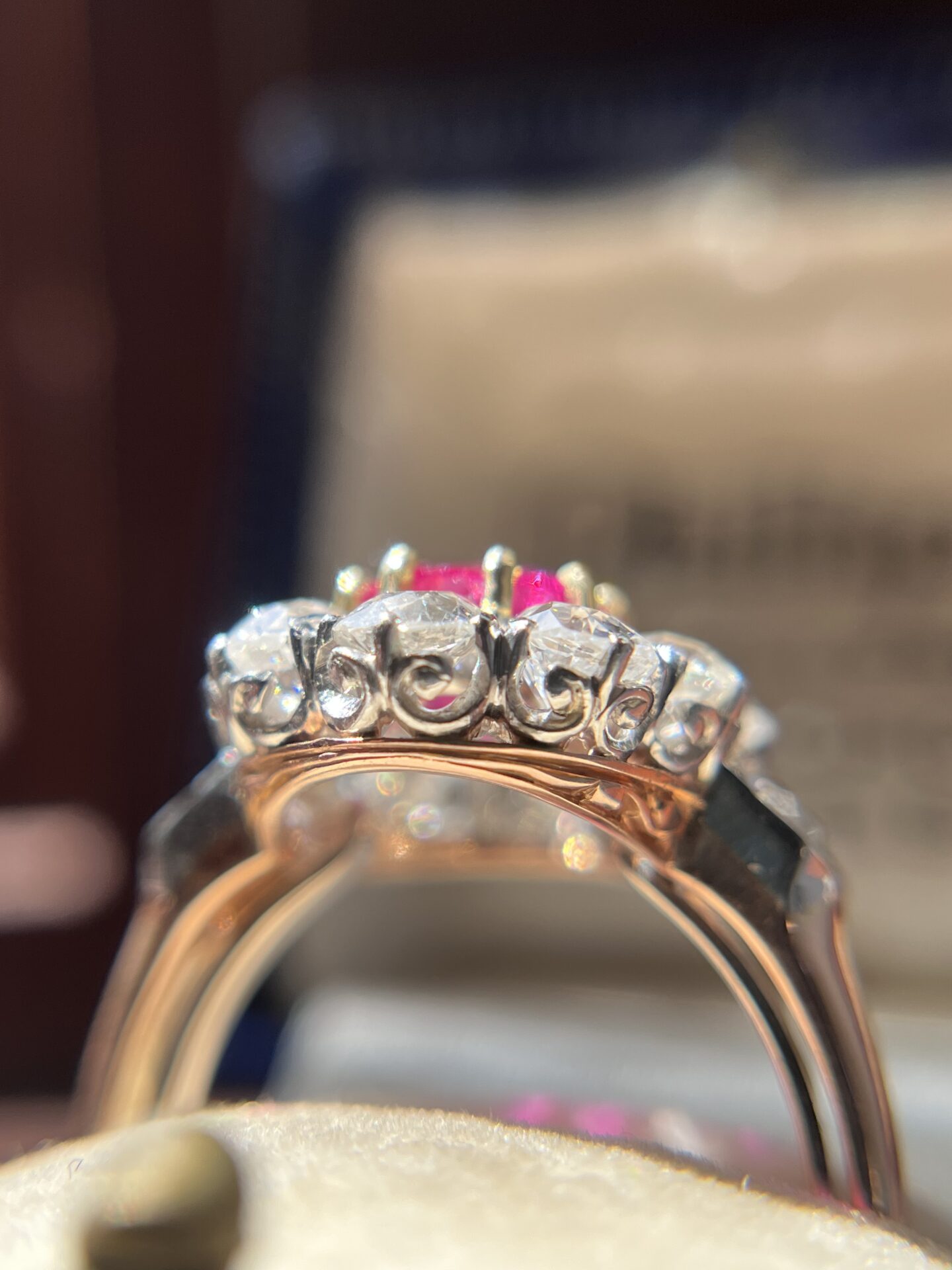 An Exceptional Victorian Unheated Burmese Ruby Ring - Image 5