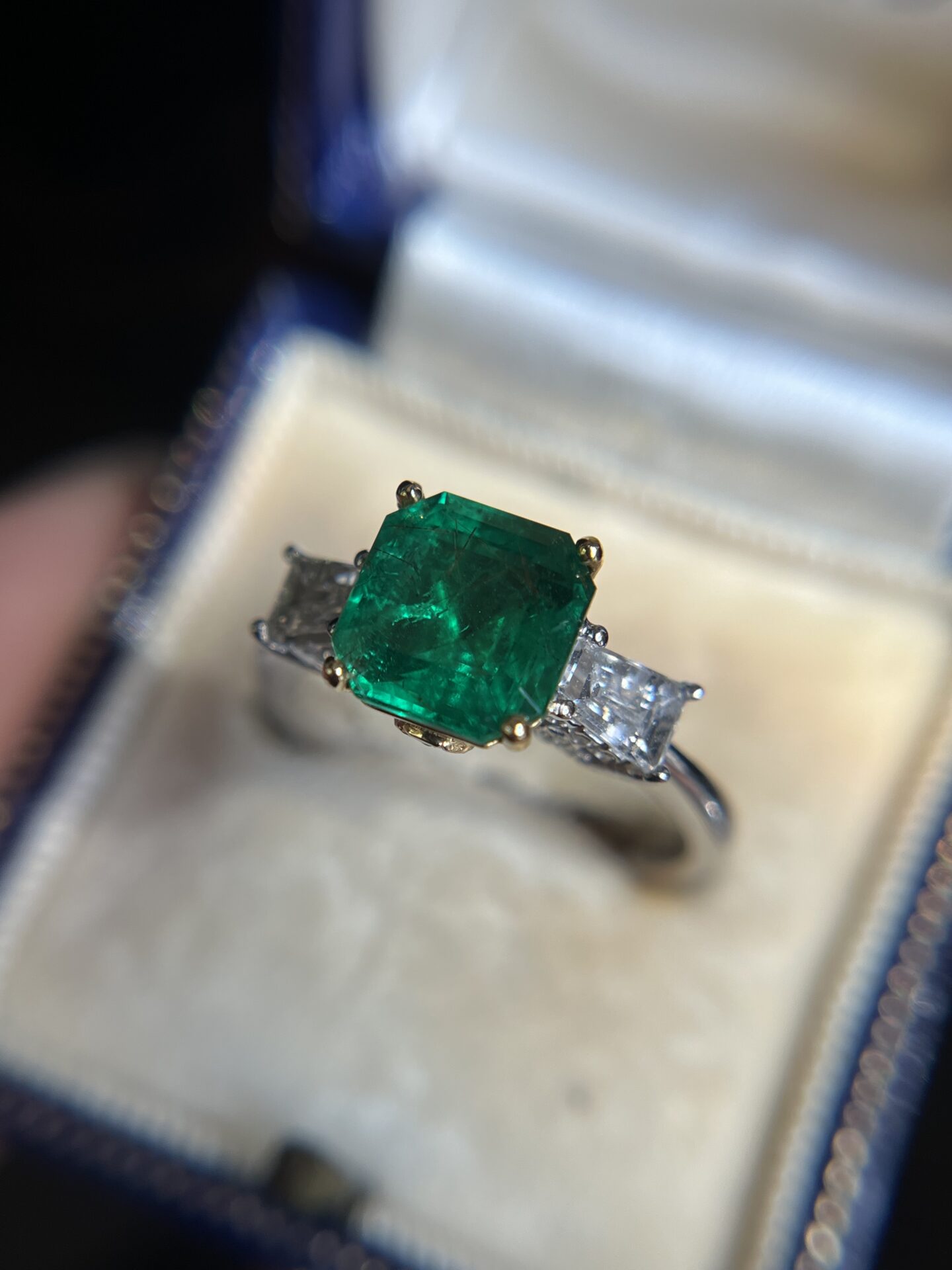 A Zambian Emerald Ring, 2.19 Carats