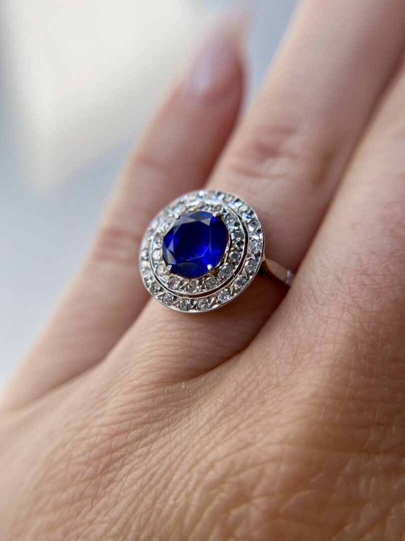 Belle Epoque Unheated Burmese Sapphire Ring, 2.37 Carats - Image 3